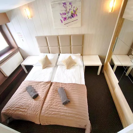 Pokoje Goscinne I Apartamenty Krupowki 19-3