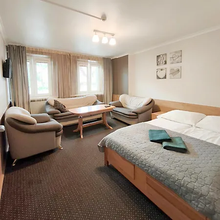 Pokoje Goscinne I Apartamenty Krupowki 19-3